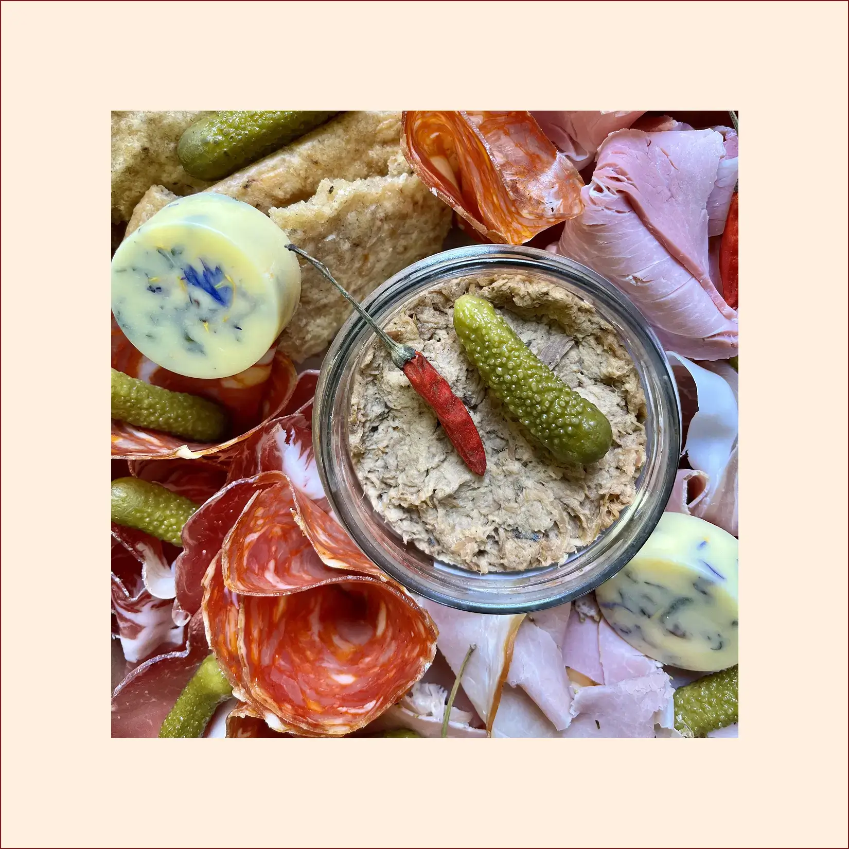 Plateau apéritif de charcuterie. Traiteur pour entreprise parisienne