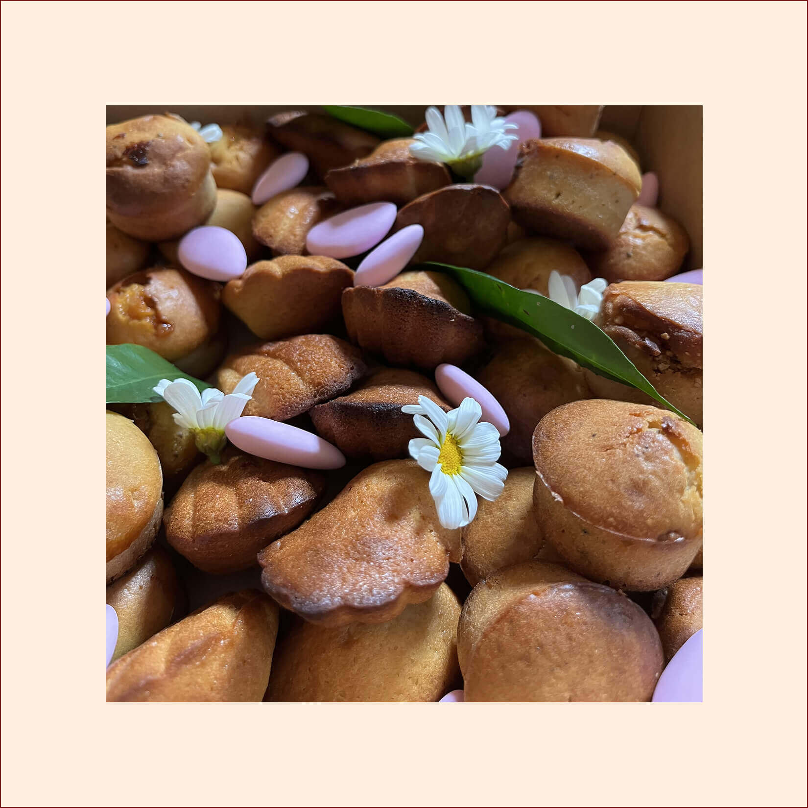 Plateau sucré (madeleines, cookies). Traiteur pour entreprises parisiennes